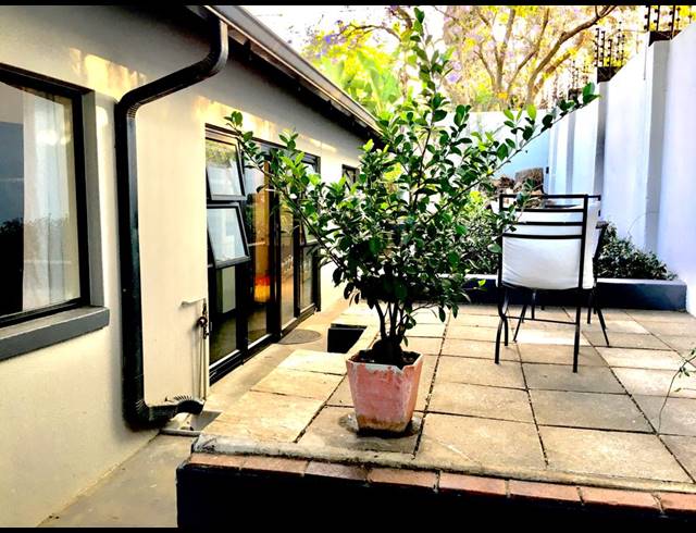 1 BEDROOM APARTMENT RENTED IN BRYANSTON EAST